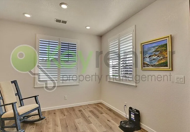 4168 Gossamer St — Photo 10