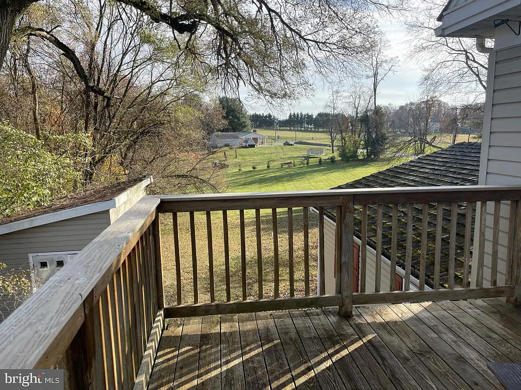 2 bed, 1.0 bath, 900 sqft, $2,000 — Photo 3
