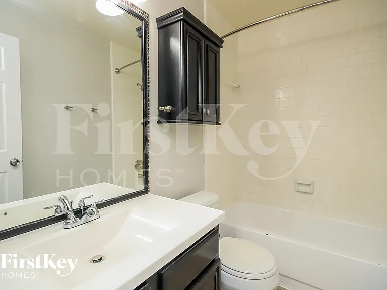 2210 Dublin Dr — Photo 14