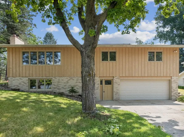 5717 Hansen Rd, Edina, MN 55436