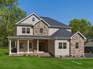 95 Grassy Pond Dr, Smithtown, NY 11787