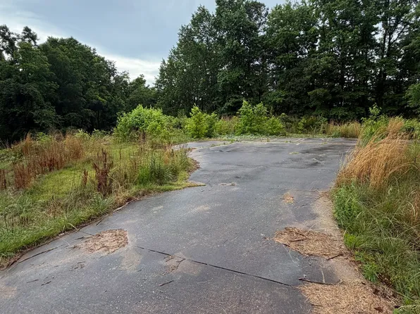 2934 Bridge Dr, Gainesville, GA 30506