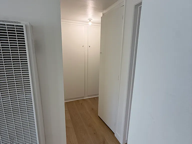 20 Roycroft Ave #2 — Photo 6