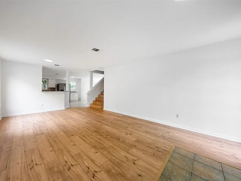 13701 Cambourne Dr — Photo 4