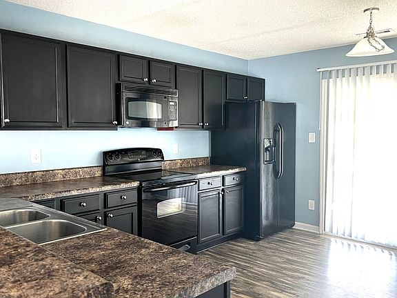 2nd image of 3001 Grandeur Ave