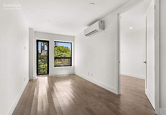 3rd image of 2113 5th Ave #2R