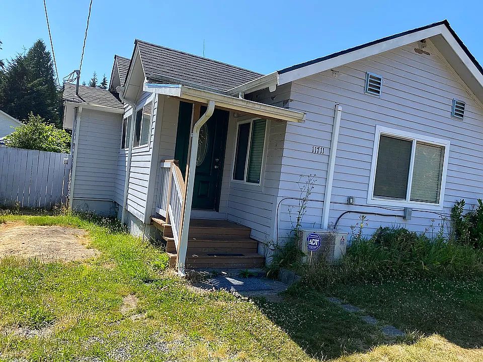1st image of 11711 8th Ave NE