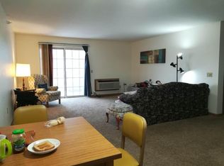 160 Stonebridge Rd APT 202, Platteville, WI 53818