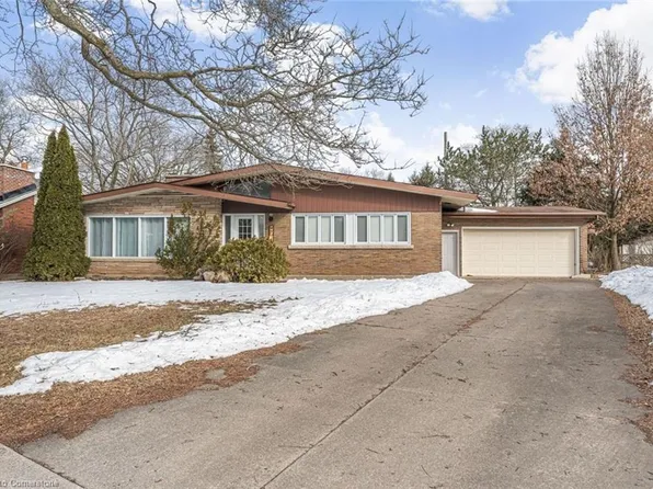 97 Village Rd, Saint Catharines, ON L2T 3C2