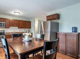 11927 Glenoak Dr, Maryland Heights, MO 63043