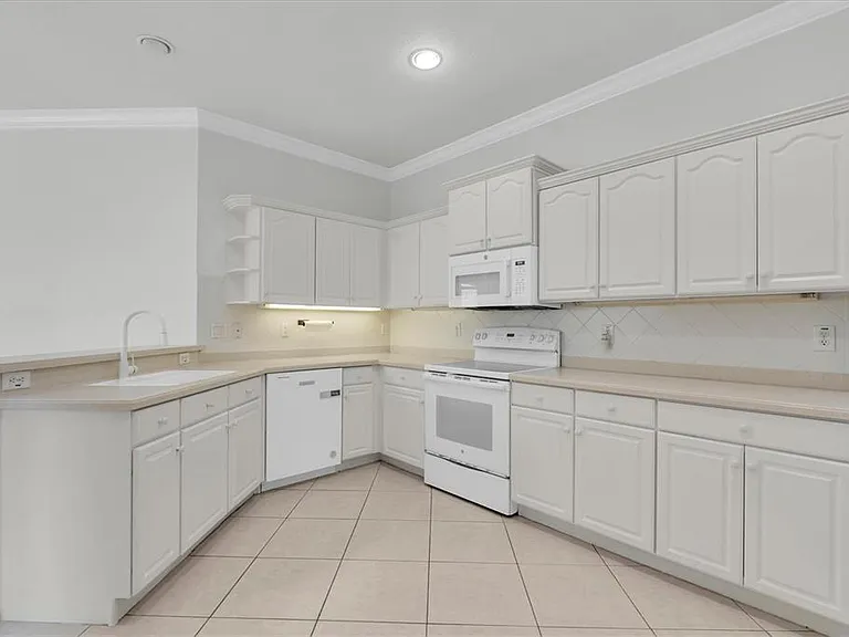 3312 Chapel Creek Cir — Photo 17