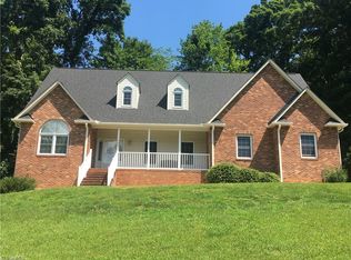 120 Forest Hill Rd, Mount Airy, NC 27030