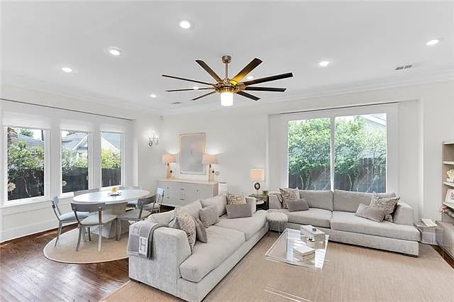 2 bed, 2.0 bath, 1475 sqft, $2,900 — Photo 4