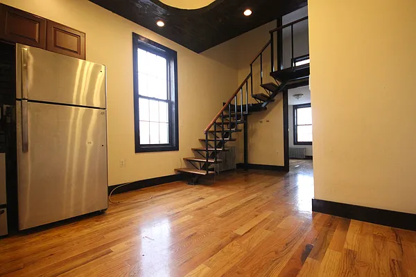 Rented by Nooklyn NYC LLC | media 16