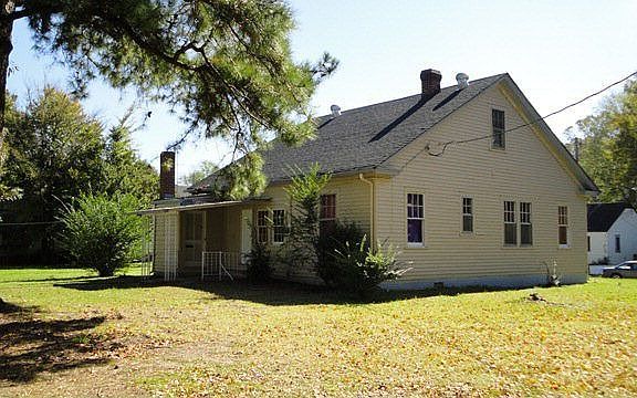 2nd image of 204 W End Blvd