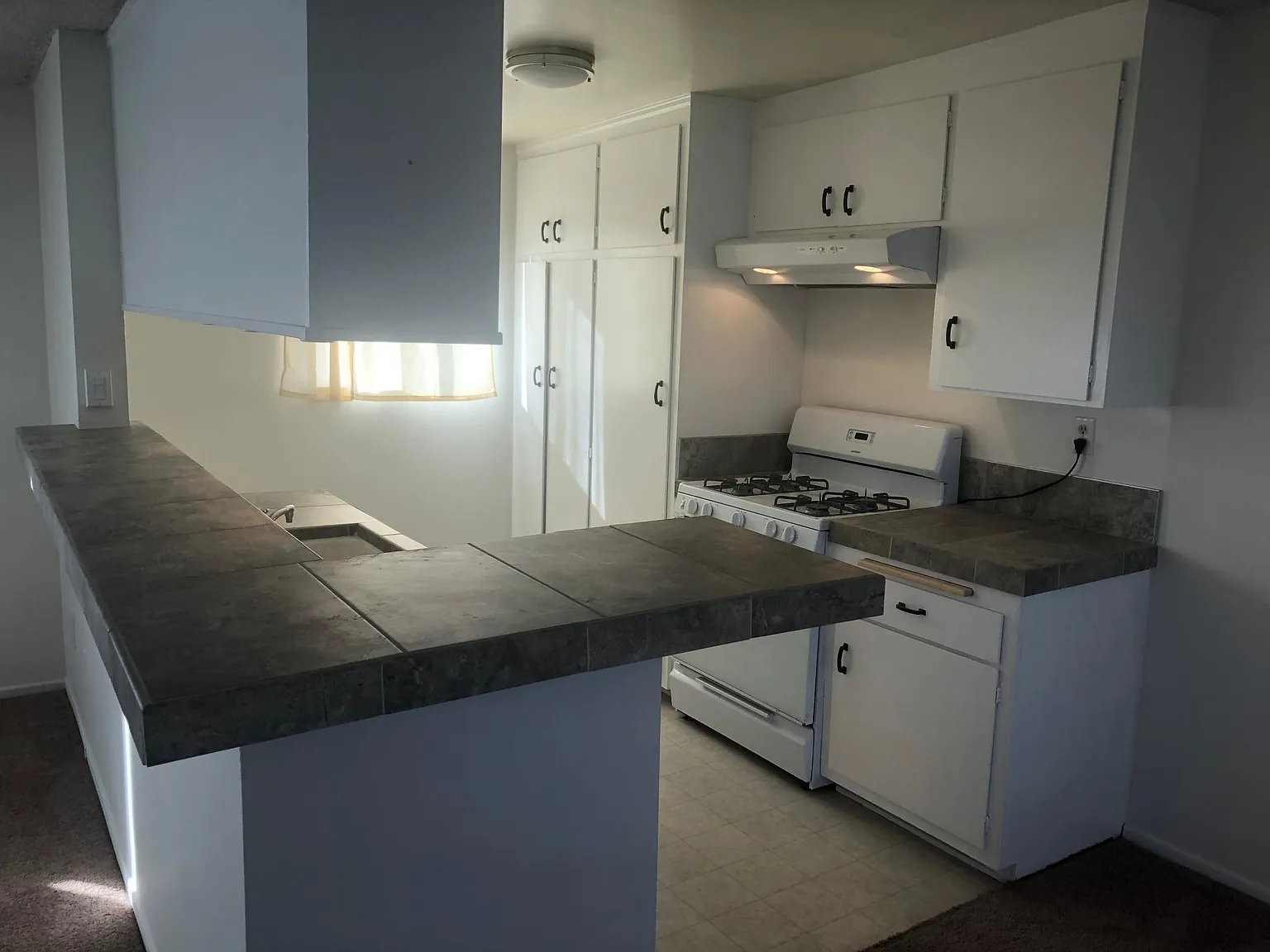 2 bed, $2,800 — Photo 2