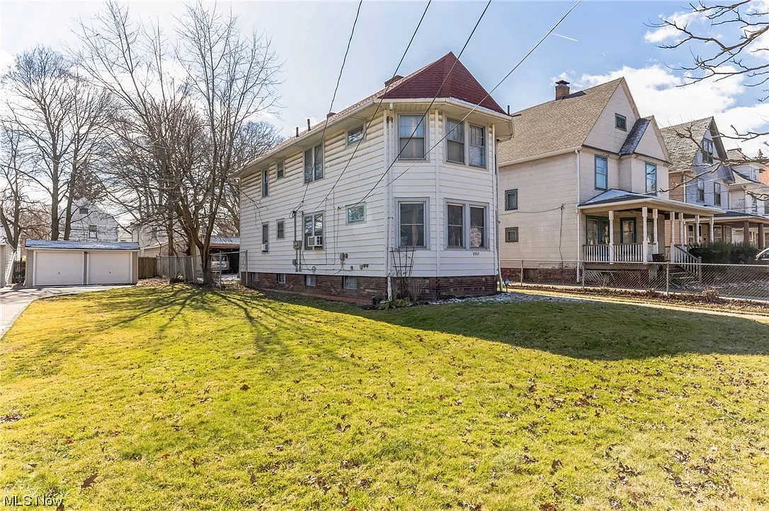 3325 Mapledale Ave photo 1