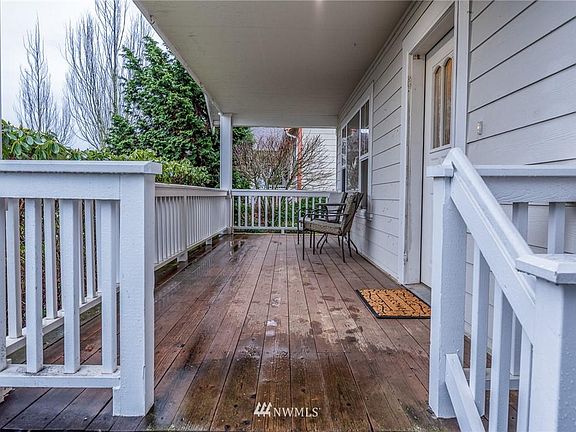 3rd image of 6187 Lincoln Dr