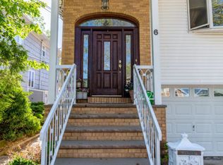 6 Upton St, Staten Island, NY 10304
