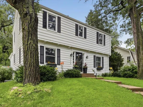 1239 Crescent Dr, Council Bluffs, IA 51503