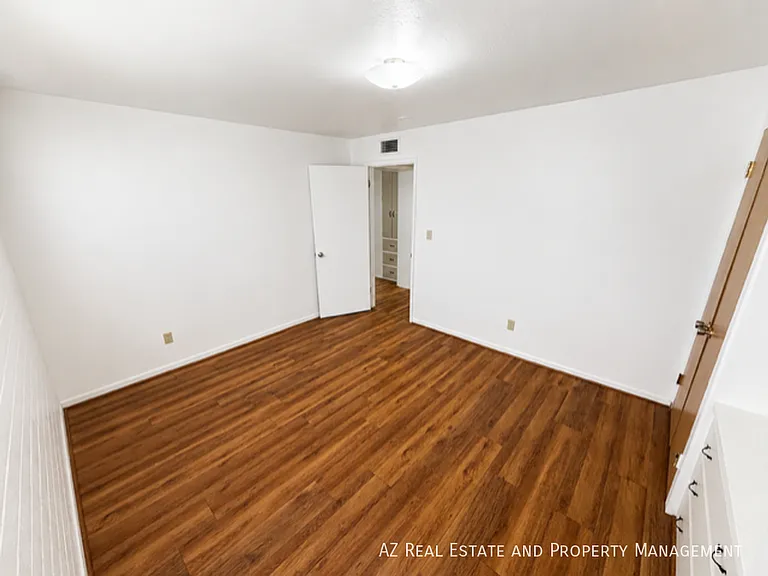 420 W Clark St #A — Photo 15
