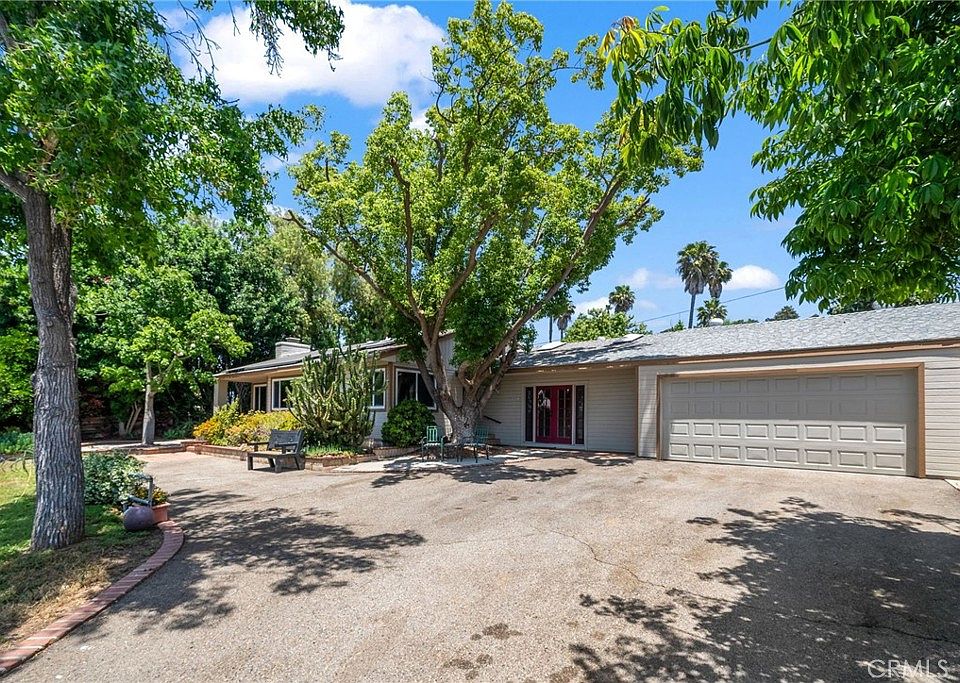1st image of 1560 Trellis Ln