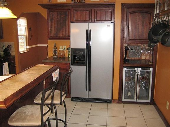 3rd image of 5948 Glenngate Ct