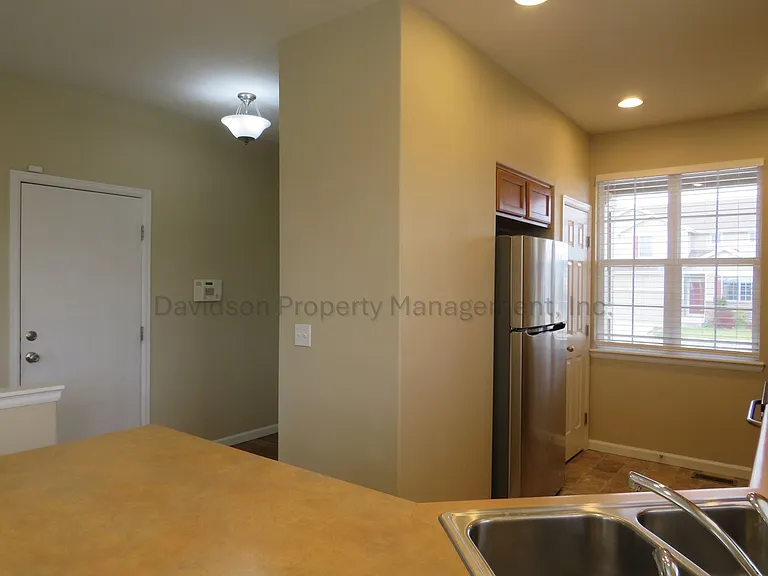 7641 Autumn Knoll Dr — Photo 4