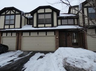 222 Wildwood Ct, Bloomingdale, IL