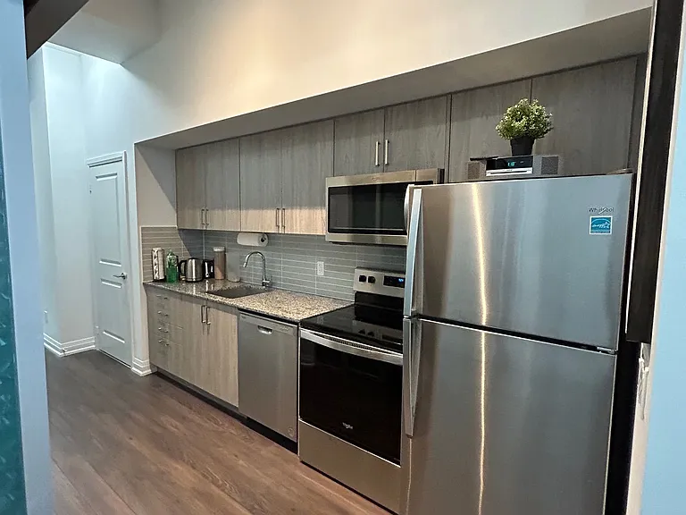 20 Meadowglen Pl E #822 — Photo 24