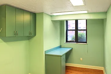 Sold by Thomas Lipovetsky, LREB