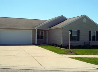 1585 Saugus Close, Valparaiso, IN 46385