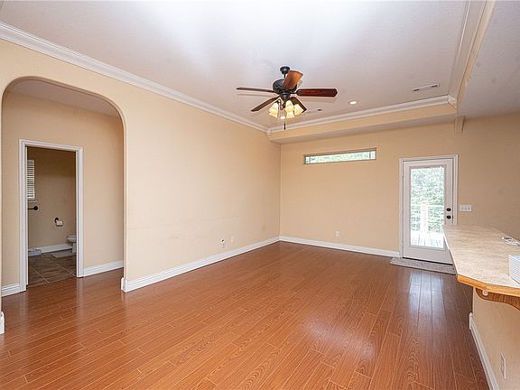5th image of 24 Woodbridge Dr