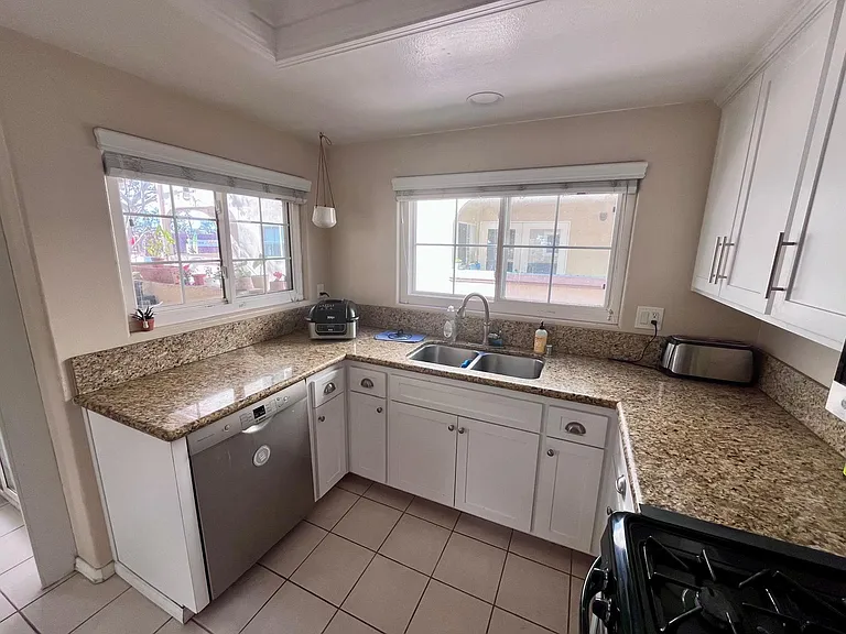 4948 Voltaire St #1 — Photo 22