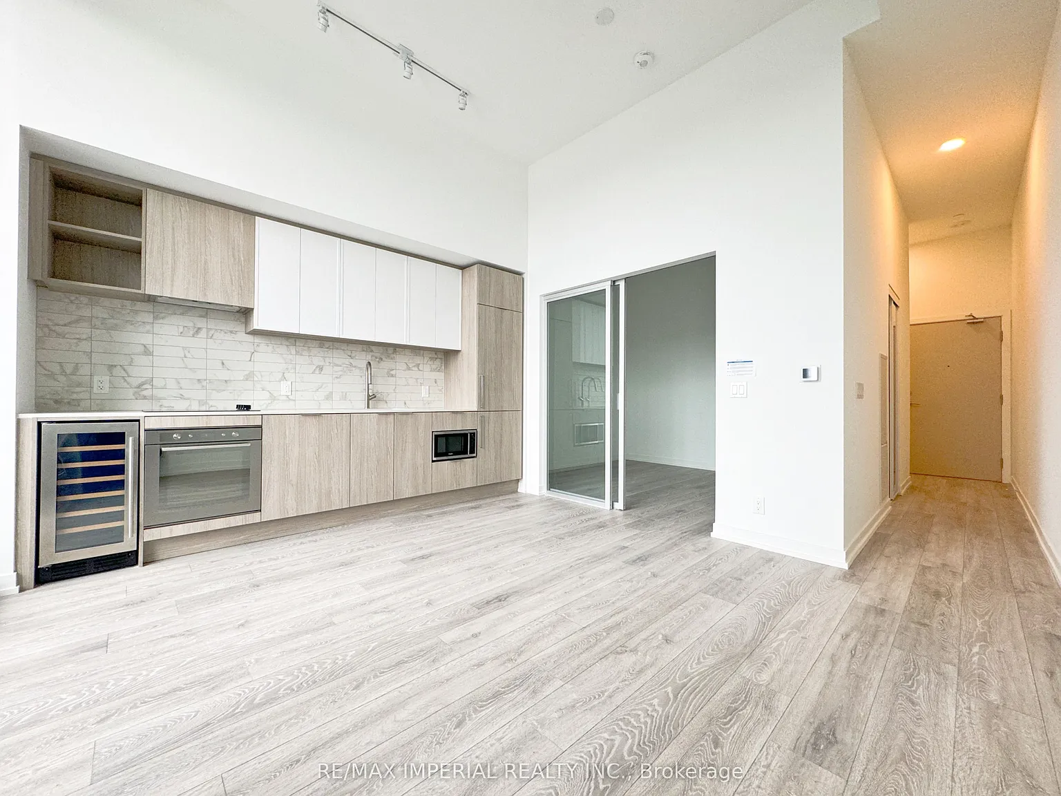 1 bed, $2,000 — Photo 4