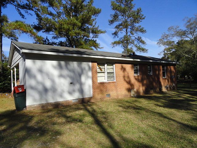 2nd image of 104 Wells Ct