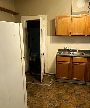 4th image of 1011 S 11th St