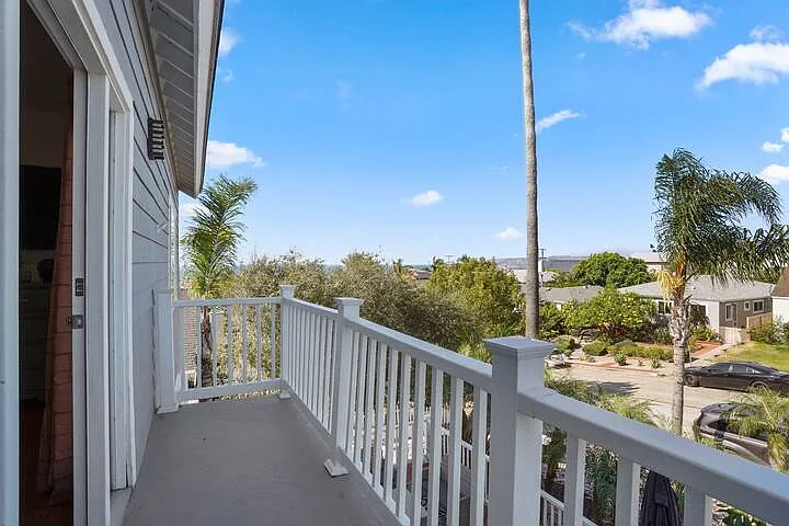 4551 Narragansett Ave — Photo 40