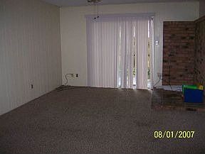 3rd image of 105 N Paul St