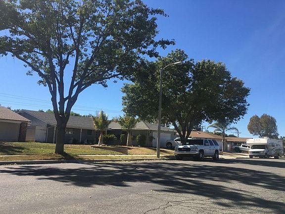 3rd image of 3034 E Hilldale Ave