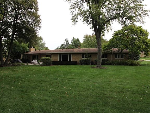 2nd image of 302 N Elmwood Ln