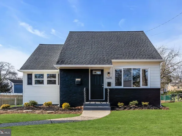 1605 N Bowling Green Dr, Cherry Hill, NJ 08003