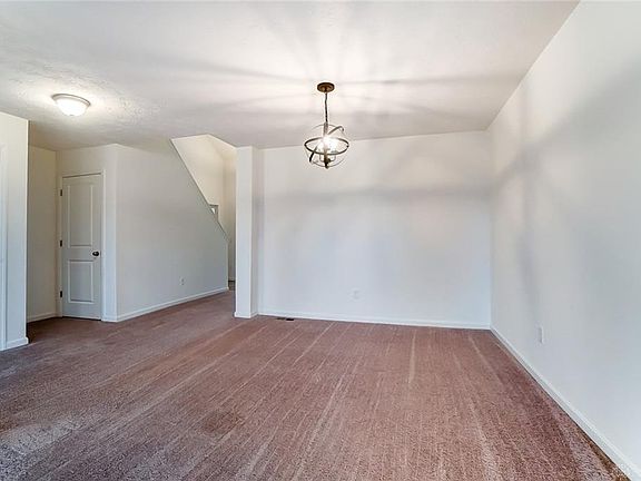 5th image of 4149 Spicebush Dr