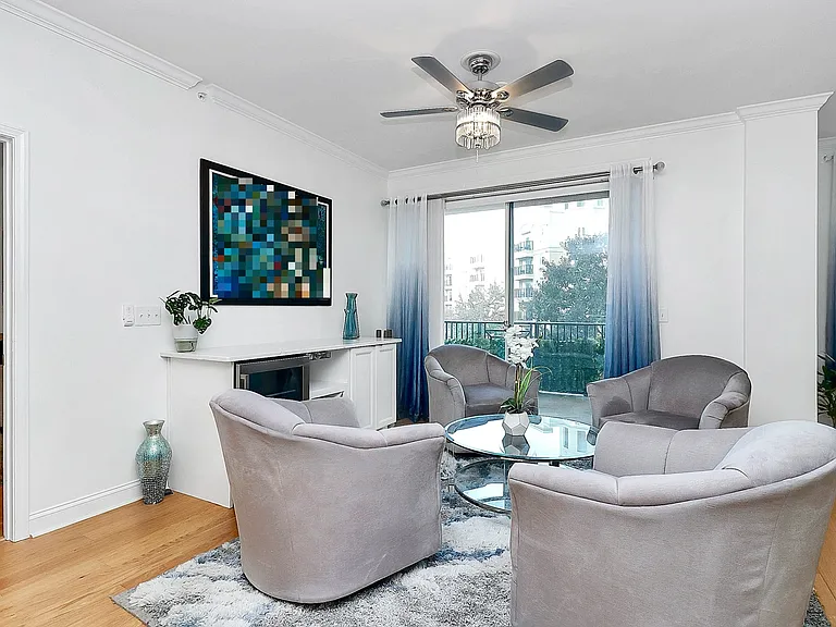 300 W 5th St #431 — Photo 3