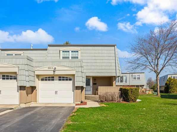 660 Versailles Cir Unit A, Elk Grove Village, IL 60007