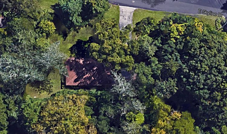 Large lot in a Great Area