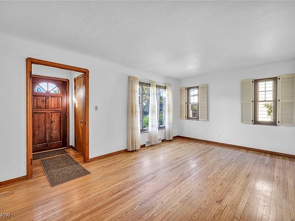 5th image of 16808 Westdale Ave