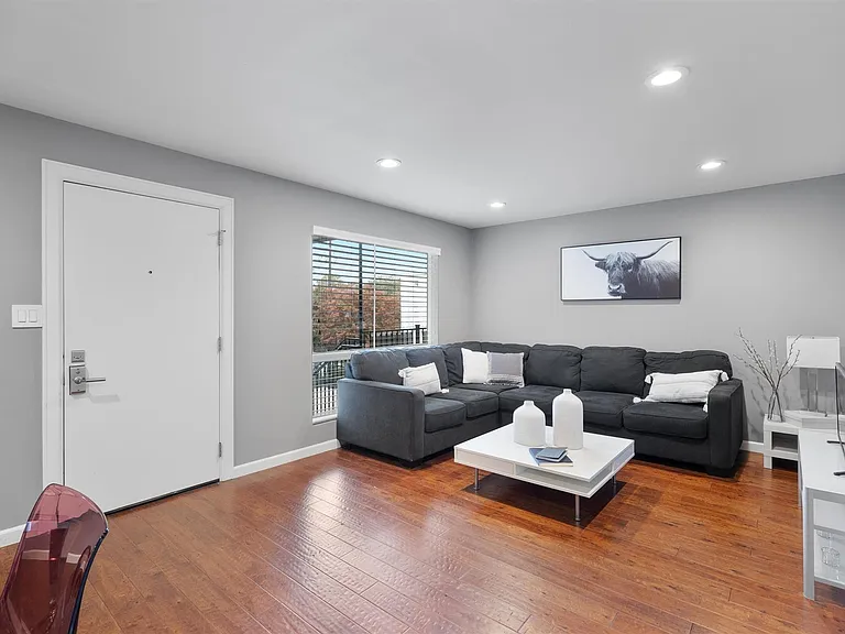 3110 Red River St #C-304 — Photo 2