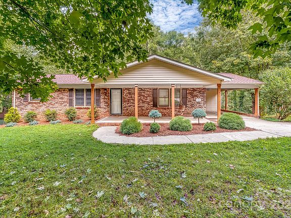 2nd image of 1106 Ladell Ln
