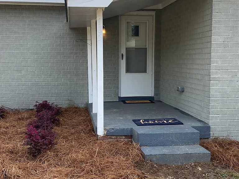 105 Blackburn Rd W — Photo 12